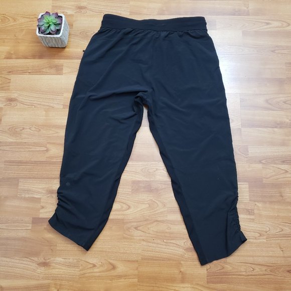 Lululemon Stretch High-Rise Pant 7/8 Length Black Crop Sz 12 - Picture 2 of 12